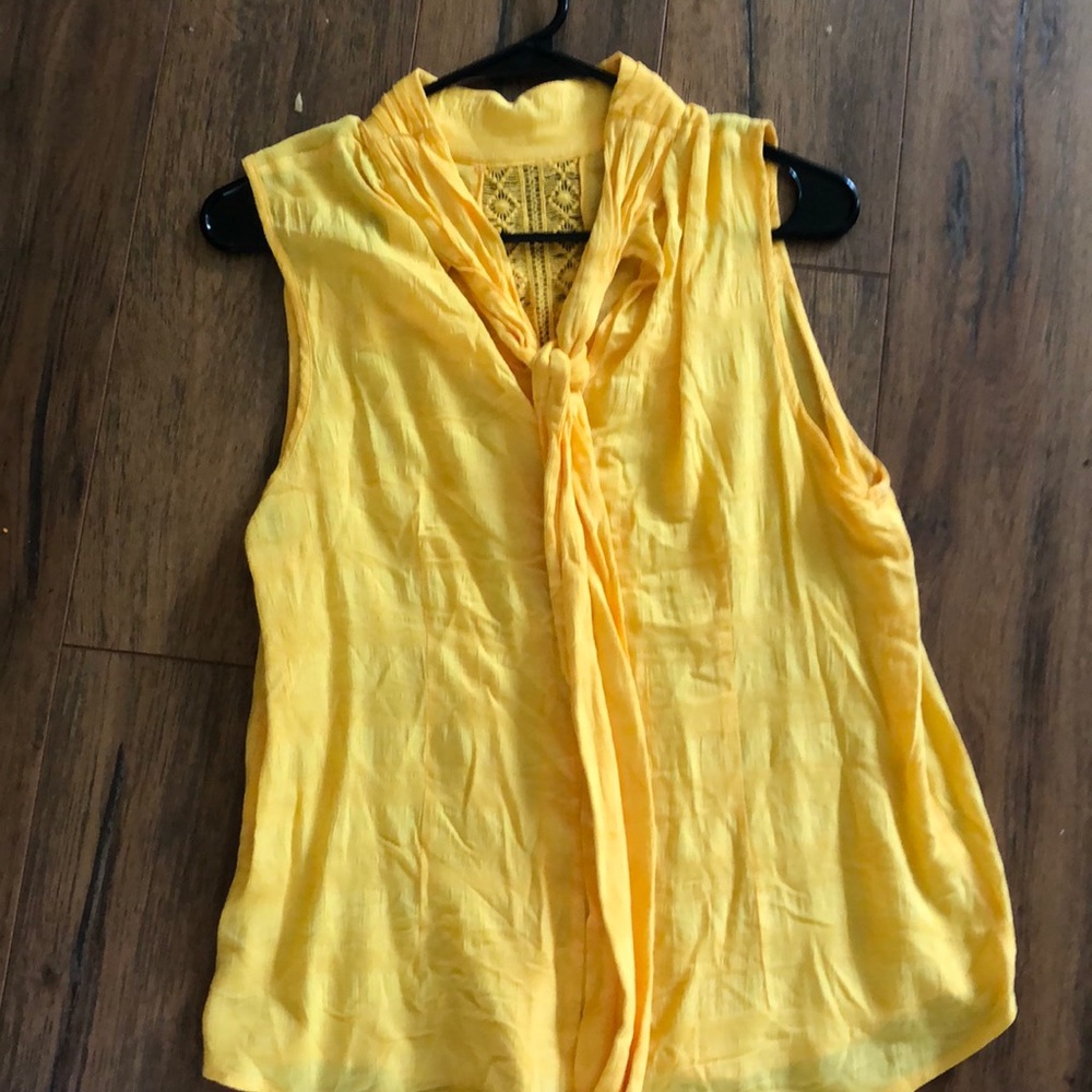 Tank top. Yellow